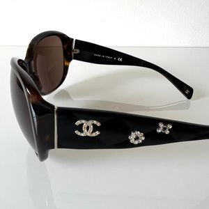 Chanel | Oversized Round Sunglasses 5150-B | Tortoise w/Crystal Embellishments